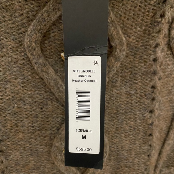 NEW Badgley Mischka Embellished Sweater. Heather Oatmeal, Size Medium. - Picture 5 of 5